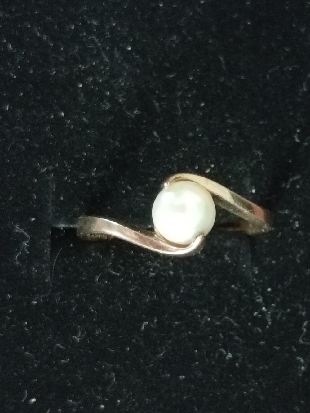 VTG Genuine SOLITAIRE White Pearl Bypass Ring 2g 10K Y.Gold sz 6.5 V. Good Cond!